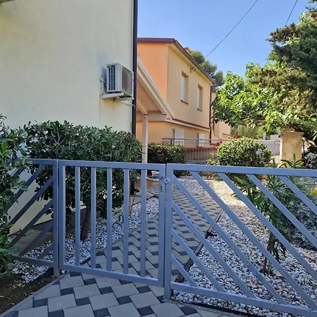 Aquarium Guest house 4*