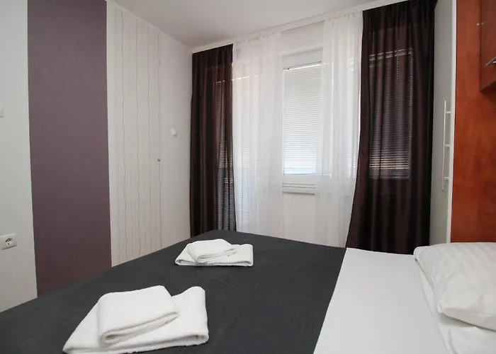 Πανσιόν Aquarium 4*