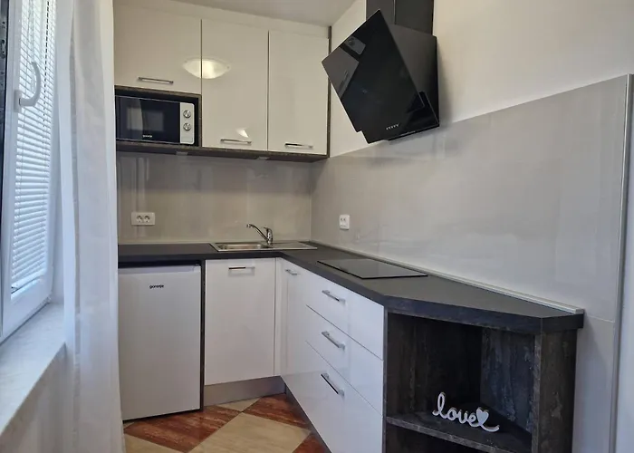 Aquarium Πανσιόν 4*