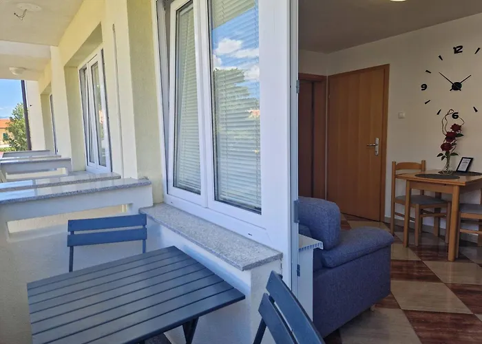 Aquarium Πανσιόν Baška