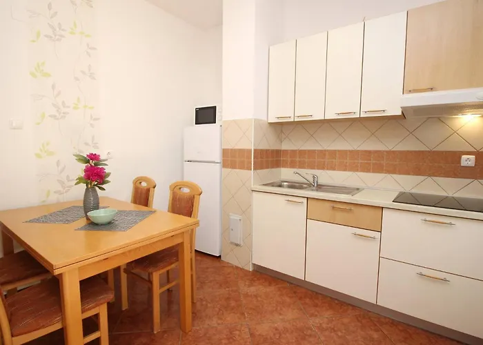 Aquarium Πανσιόν Baška