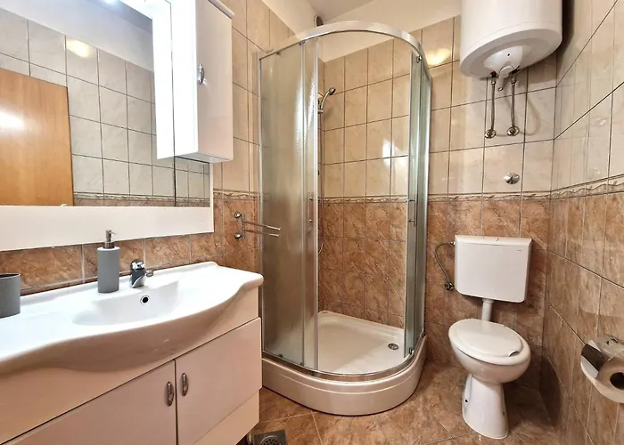 Πανσιόν Aquarium 4*