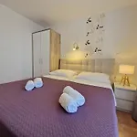 Aquarium 4*