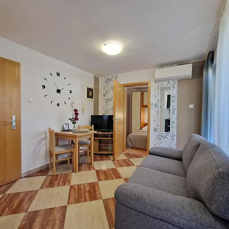 Gæstehus Aquarium Baška