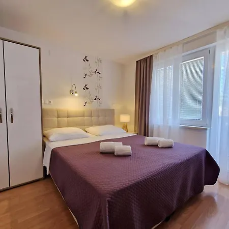 Aquarium Guest house 4*